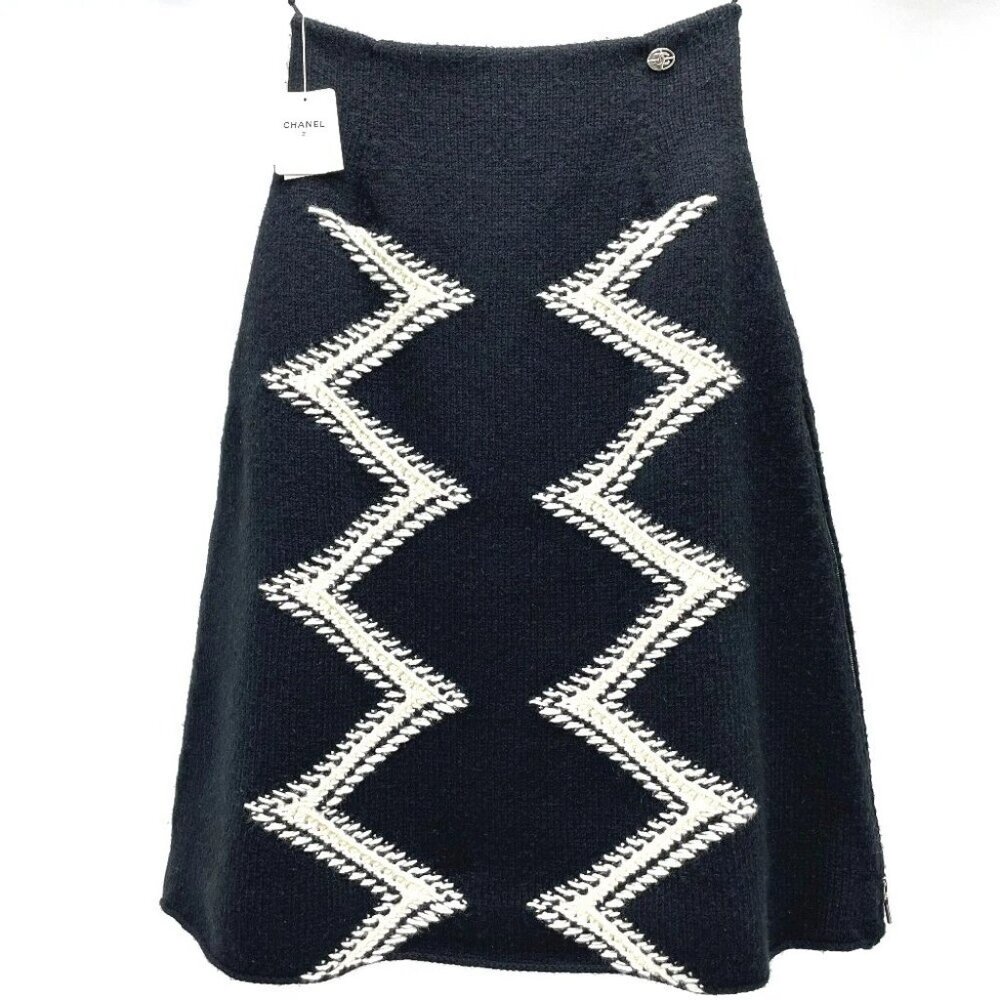 UNUSED CHANEL 16K Side Zipper Skirt Black/White Size34